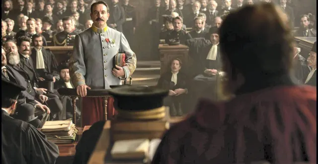 photo  « j’accuse », film de roman polanski, sorti en 2019 et tourné notamment à plougasnou, dans le finistère.  &copy;  guy ferrandis / légendaire - r. 