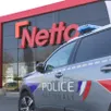 photo saumur, jeudi 26 février. la police nationale est intervenue au netto de l’ecoparc de saint-lambert-des-levées. un individu a menacé les caissiers avec une arme pour s’emparer de liquidités.