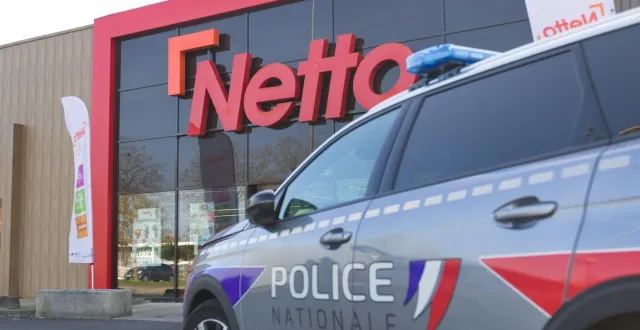 photo  saumur, jeudi 26 février. la police nationale est intervenue au netto de l’ecoparc de saint-lambert-des-levées. un individu a menacé les caissiers avec une arme pour s’emparer de liquidités.  &copy;  co – robin peter 