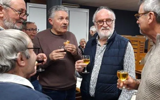 photo  les échanges vont bon train.  &copy;  co 