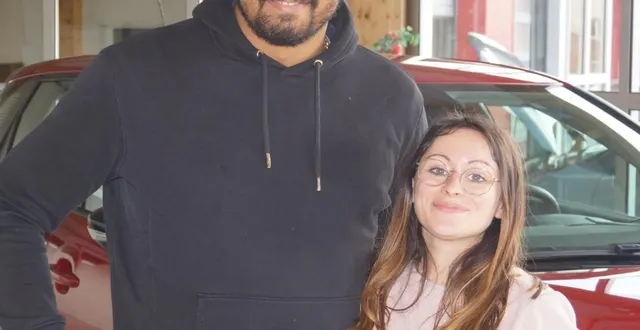 photo  steeve et lise simax, 36 et 28 ans, viennent d’acquérir le garage bardet, situé route d’alençon.  &copy;  ouest-france 