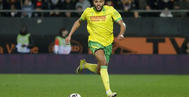 photo  du haut de ses 39 ans, youssef el arabi a « l’habitude » de concilier football de haut niveau et jeûne du ramadan.  &copy;  vincent michel / ouest-france 