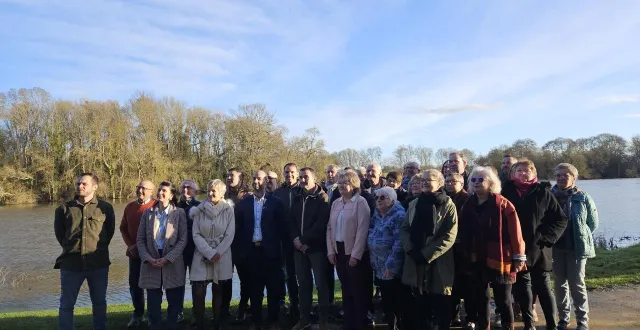 photo  sylviane duarte, entourée de ses colistiers et colistières. absentes marion roncier, margaux lalande et nathalie rochepeau.  &copy;  co 