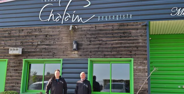 photo  dans la tradition de l’entreprise familiale, l’accueil de jeunes apprentis est toujours d’actualité.  &copy;  co 