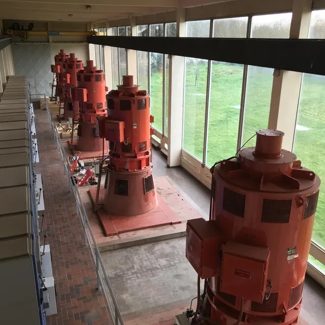 photo cinq pompes permettent d’évacuer l’équivalent d’une piscine olympique en 28 secondes.  ©  ouest-france