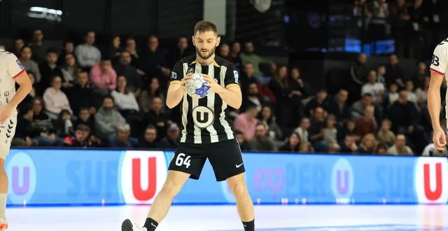 photo  rémi commenges (angers sco handball).  &copy;  philippe naudin 