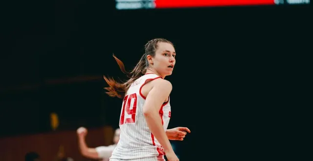 photo  eléa jacquot terminera la saison avec mondeville.  &copy;  fiba 