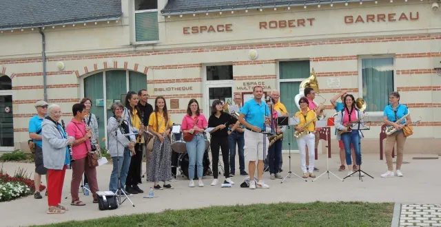 photo  la musique locale bazic orchestra animera la fête ce dimanche aux côtés de music’a varennes au foyer rural de brain-sur-allonnes  &copy;  co. 