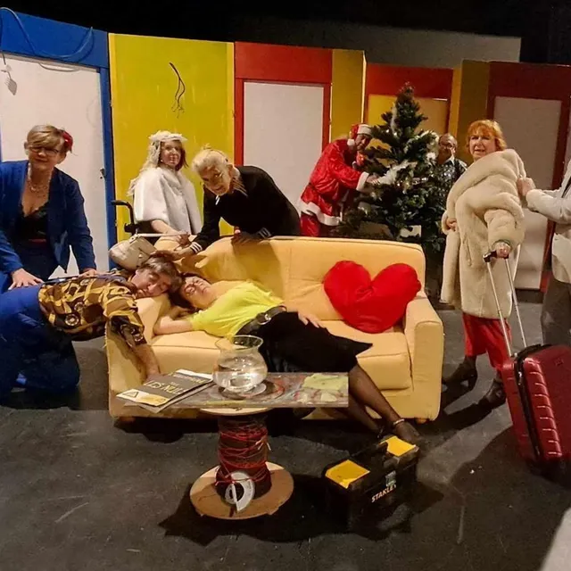 photo la poule de noël, une pièce de théâtre avec des quiproquos à gogos dans cette comédie délirante.  ©  ml