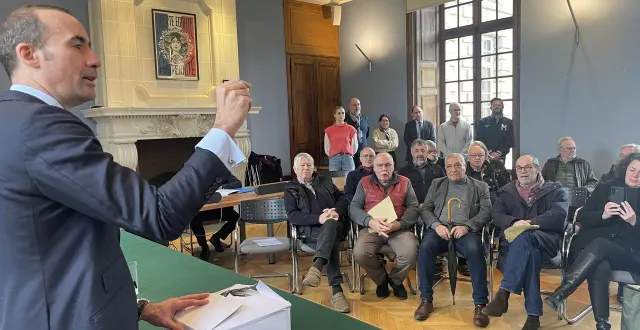 photo  le tirage au sort pour l’attribution des panneaux d’affichage de la campagne électorale pour les municipales a eu lieu vendredi 27 février, en préfecture de l’orne.  &copy;  ouest-france 