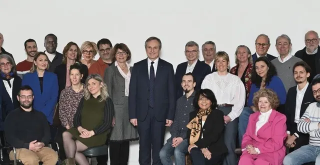 photo  les membres de la liste « maintenons le cap » autour de christophe rouillon, maire sortant et candidat aux élections municipales 2026 de coulaines.  &copy;  maintenons le cap 