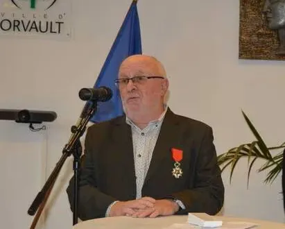photo  le chercheur jean-françois thibault avait reçu les insignes de chevalier dans l’ordre de la légion d’honneur en 2024 (promotion du 14 juillet).  &copy;  ouest-france 