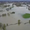 photo  la ferme de maxime a été complètement cernée par la montée de l’eau. 