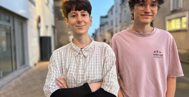 photo  nouk glémarec, 21 ans, et nicolas cuisinier, 22 ans, étudiants à angers, sont candidats en binôme aux municipales sur la liste du nouveau parti anticapitaliste révolutionnaire.  &copy;  co – emmanuel poupard 