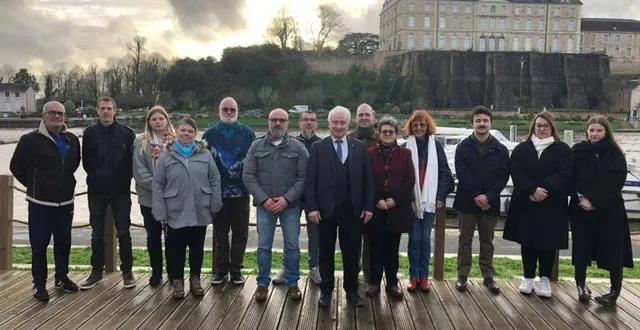 photo  ils seront 33 candidats pour accompagner la tête de liste du rn, franck desgranges.  &copy;  rassemblement pour sablé 