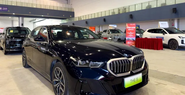 photo  bmw doit à nouveau procéder à un rappel de ses véhicules en raison d’un risque d’incendie.  &copy;  cfoto via afp 