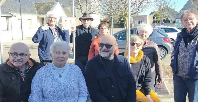 photo  le groupe des pipelettes avec, à gauche, monique et claude jouy, cinéastes brainois.  &copy;  co 
