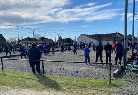 photo  le club de mayet a accueilli 43 équipes de trois joueurs.  &copy;  le maine libre 