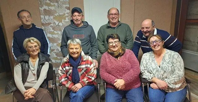 photo  les acteurs de l’association théâtrale de crosmières.  &copy;  co 