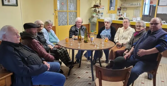 photo  des sociétaires à l’assemblée générale.  &copy;  co 