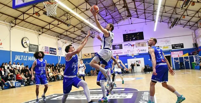 photo  la jalt va tenter de faire tomber laval, leader invaincu, dans un derby alléchant ce samedi.  &copy;  le maine libre 