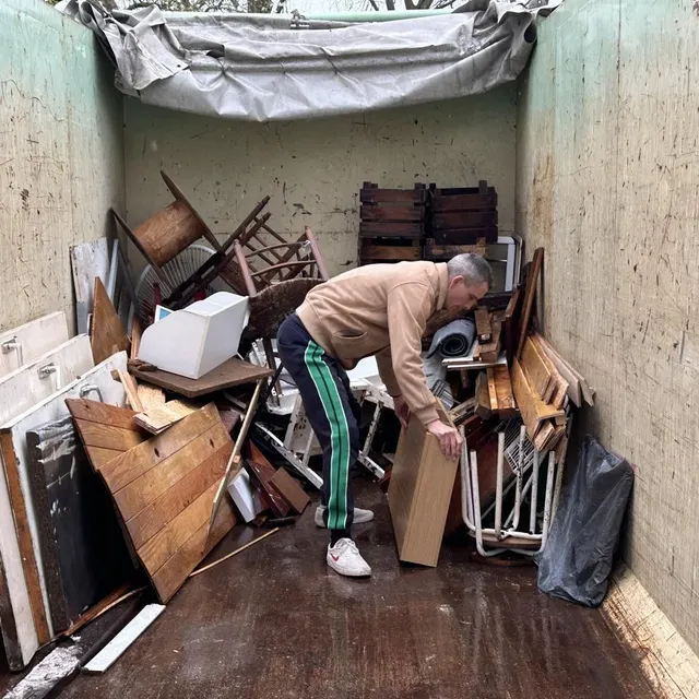 photo les habitants peuvent déposer gratuitement tout ce qui a été endommagé par les inondations.  ©  ouest-france