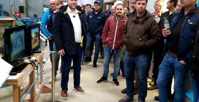 photo  l’hiver, le musée s’ouvre aux groupes. dominique dupuis, le président de l’association qui conserve le patrimoine des machines agricoles a accueilli, mercredi 11 février, trente-sept viticulteurs allemands, venus de worms, une ville sur le rhin.  &copy;  ouest-france 