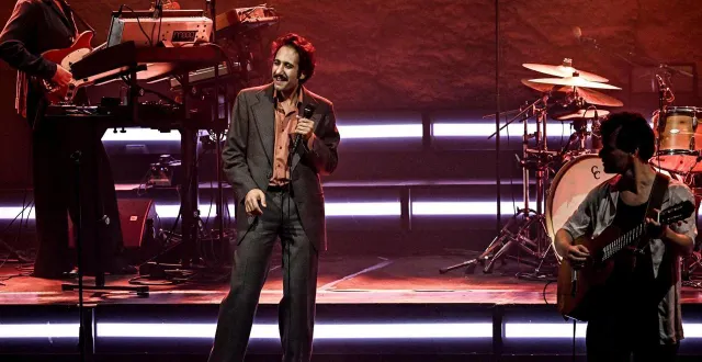 photo  feu! chatterton, avec arthur teboul ; clément doumic ; sébastien wolf ; antoine wilson ; raphaël de pressigny.  &copy;  archives martin roche / ouest-france 