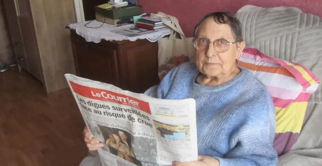 photo  dans son nouvel appartement, les pieds bien au sec, jeannine macé, l’ancienne habitante, âgée de 82 ans, qui a résidé 60 ans dans le hameau de saint-aubin-du-pavoil, proche de segré-en-anjou bleu, raconte ses souvenirs d’inondations.  &copy;  co 