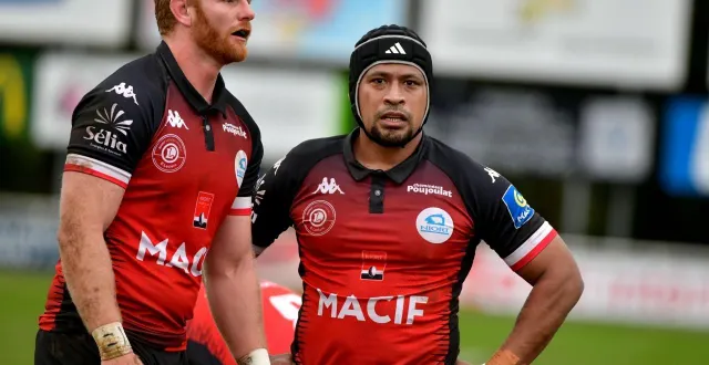 photo  chris van leeuwen, fotu lokotui et les niortais ont livré une grosse partie, pleine d’abnégation.  &copy;  co - marie delage 