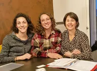 photo  justine, mathilde et léa, fondatrices de mici cœurs d’espoir. 