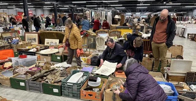 photo  les amoureux d’objets en tout genre se donnent rendez-vous aux puces sarthoises, ce week-end du samedi 28 février et dimanche 1er mars 2026, au parc des expositions du mans.  &copy;  ouest-france 