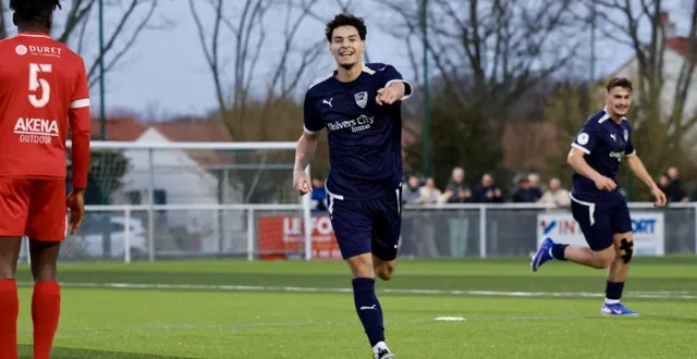 photo  la joie de mattéo poquet, auteur d’un doublé face à la roche.  &copy;  léonard verdu 