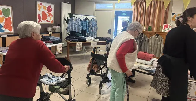 photo  la salle d’activité de l’ehpad l’angevinière a été transformée en boutique éphémère le temps d’une journée.  &copy;  co 