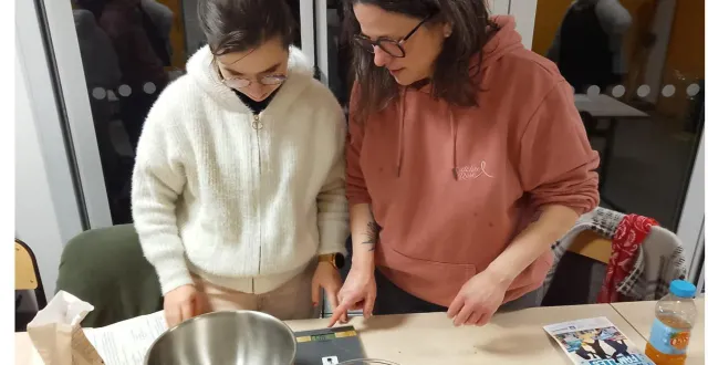 photo  des ateliers sur des thèmes variés pour « faire ensemble ».  &copy;  co 