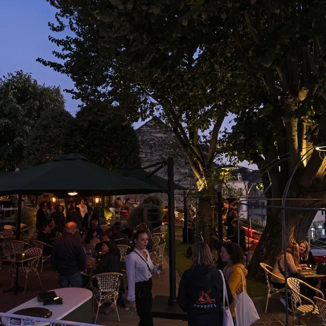 Le restaurant l’Arche au château d’Angers. Simon Chauvet - 8s_productions photo le restaurant l’arche au château d’angers. © simon chauvet - 8s_productions