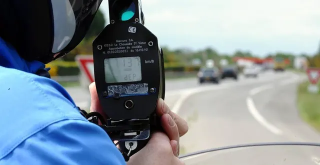 photo  des gendarmes positionnés sur l’a88 à proximité du péage de rônai (orne), ont mesuré un excès de plus de 80 km/h.  &copy;  archives ouest-france 