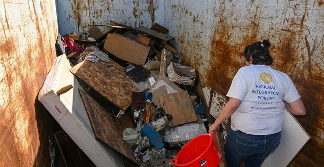 photo  en une matinée, deux bennes ont été remplies et évacuées.  &copy;  laurent combet 