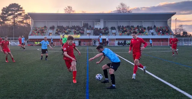 photo  les manceaux se sont imposés assez tranquillement au stade de la californie.  &copy;  le maine libre 