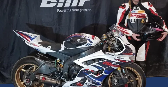 photo  sur sa yamaha, amélie viel est devenue championne de france de vitesse moto 600 cm³ en 2022.  &copy;  mamzel bulle 