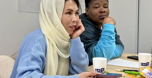 photo  angers, mardi 10 février 2026. comme shazia et ange valérie, sept primo arrivants participent à un atelier autour des codes de l’entreprise, organisé par l’association face maine-et-loire.  &copy;  co - chloé bossard 