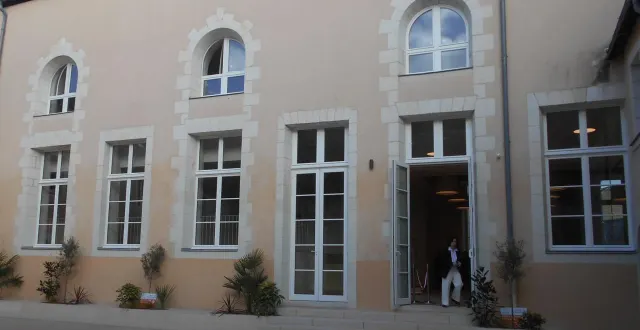 photo  l’ensemble des récollets bénéficie d’une nouvelles façade, avec deux nouvelles ouvertures donnant sur le patio.  &copy;  ouest-france 
