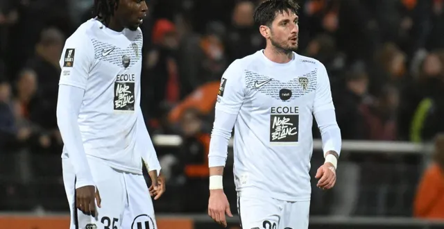 photo  prosper peter et florent hanin ont retrouvé le onze de départ, samedi à monaco.  &copy;  jérôme fouquet/ouest-france 