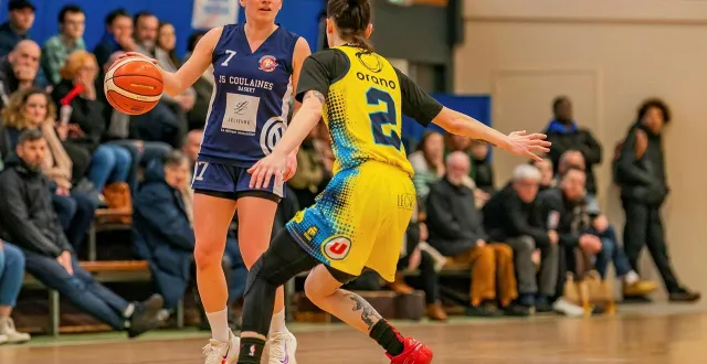 photo  anaïs lambert et les coulainaises ont subi la loi de grez-neuville, dimanche 1er mars 2026.  &copy;  arnaud despelchain 