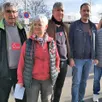 photo  les membres du parti communiste d’arnage présents sur le marché ce samedi 28 février 2026.  