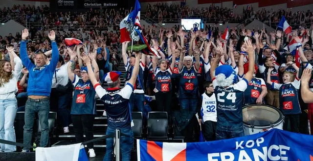 photo  le mans, dimanche 1er mars 2026. le kop france basket (kfb) a retrouvé antarès pour son plus grand bonheur et a poussé derrière les bleus.  &copy;  le maine libre – xavier sarrat 