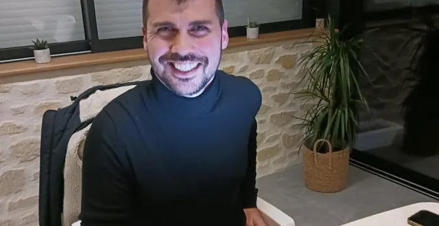 photo la plaine. le club de foot aura-t-il un terrain synthétique ? 