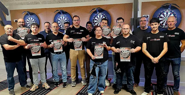 photo  créé en septembre 2023., le club j’peux pas j’ai fléchettes compte 38 joueurs dont neuf joueuses et un junior, à pied d’œuvre pour peaufiner l’organisation de leur 3e tournoi open de jeu 501.  &copy;  ouest-france 