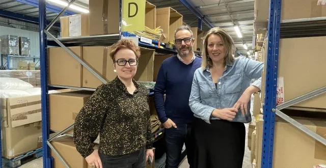 photo  saint-macaire-en-mauges, mercredi 25 février. nathalie colineau (à gauche), julien urbain et céline urbain dans les locaux de greenlog.  &copy;  co - victor boutonnat 