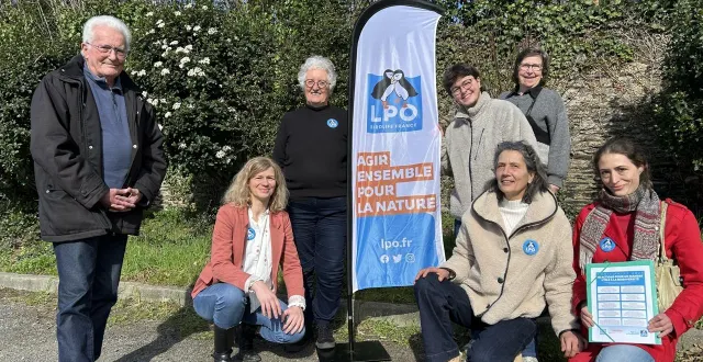 photo  angers, le 24 février 2026. l’équipe de la lpo anjou, et ses ambassadeurs dans le département, veut peser dans la campagne pour faire avancer la cause de la biodiversité, plus que jamais menacée.  &copy;  co 